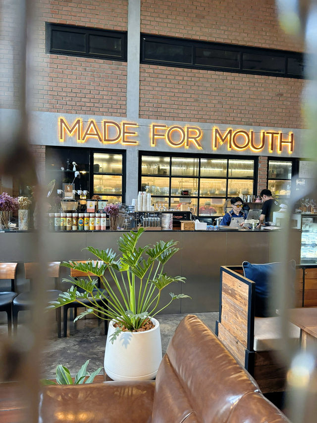Made for Mouth คาเฟ่สวยๆที่พิษณุโลก Made for Mouth คาเฟ่สวยๆที่พิษณุโลก