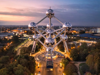 未来感あふれる巨大建築✨】アトミウム（Atomium） | Trip.com