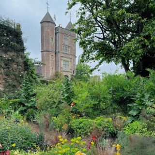 Sissinghurst Castle Garden – A Poetic English Masterpiece
