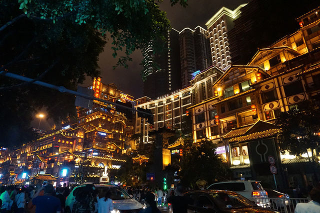 重慶洪崖洞夜景攻略🌃迷失在「千與千尋」的魔幻山城🌃
