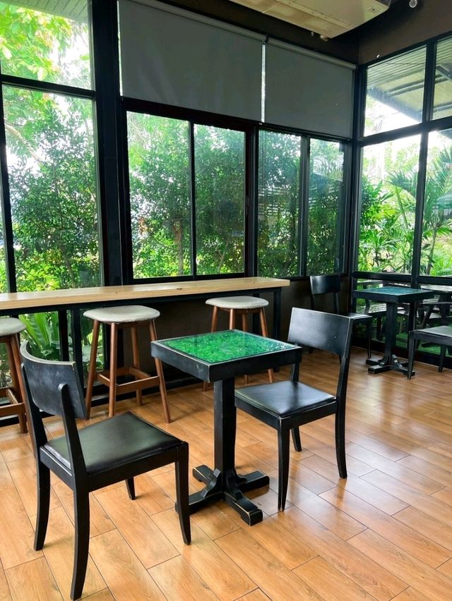 คาเฟ่อเมซอน ปตท.พยัคฆ์