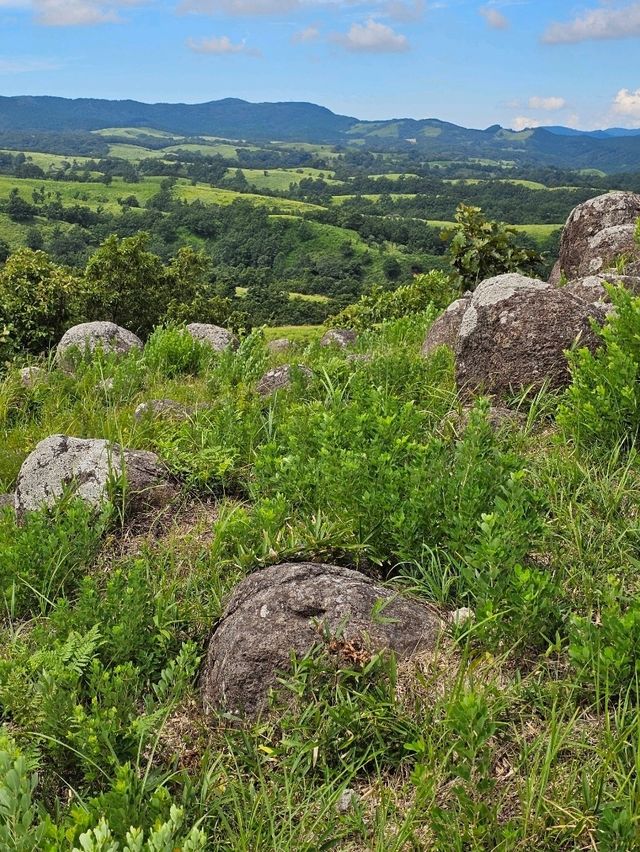 巨石が点在する古代の聖地と称される、阿蘇のパワースポット
