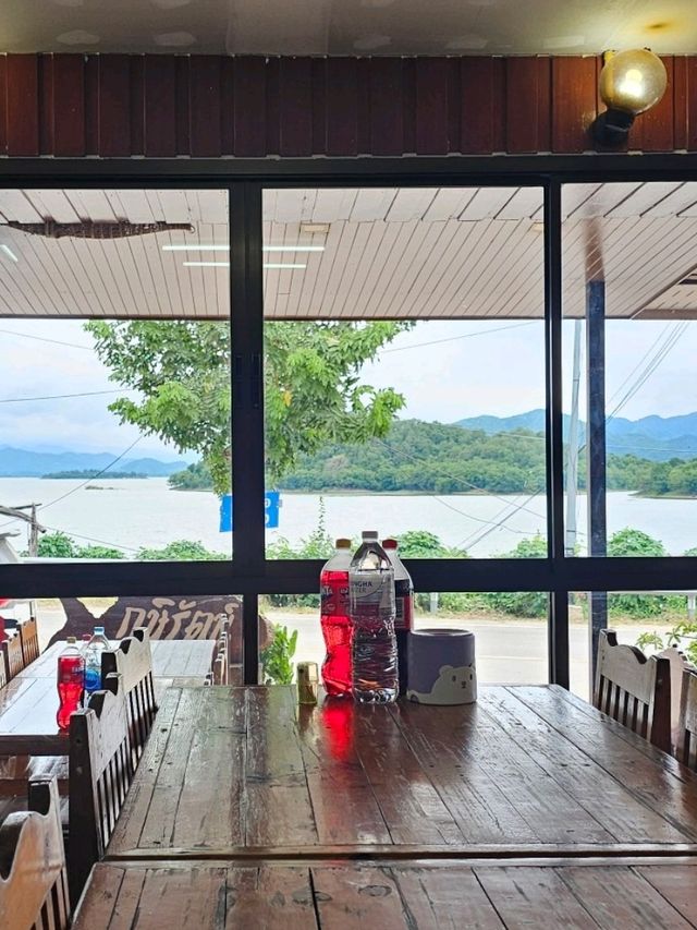 ร้านอาหารกษิรัตน์ | แก่งกระจาน จ.เพชรบุรี