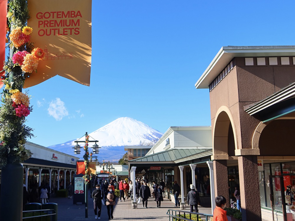 โกเท็มบะ พรีเมี่ยม เอาท์เล็ทส์ (Gotemba Premium Outlets) ชิซุโอกะ - ที่เที่ยวญี่ปุ่น