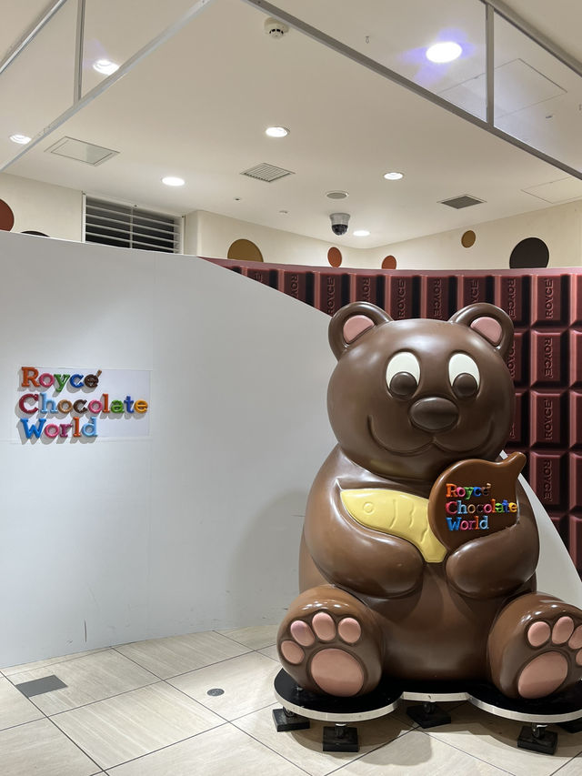 🍫🏰**チョコレートの魔法に包まれる「ロイズ チョコレートワールド」**🏰🍫