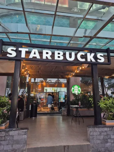 🌊 나트랑센터 스타벅스, 바다 앞 휴식 스팟 ☕