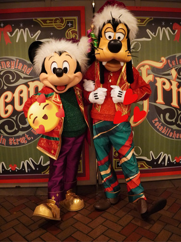 🎄🏰 アナハイム・ディズニー 70周年クリスマスコス🎀 | Trip.com