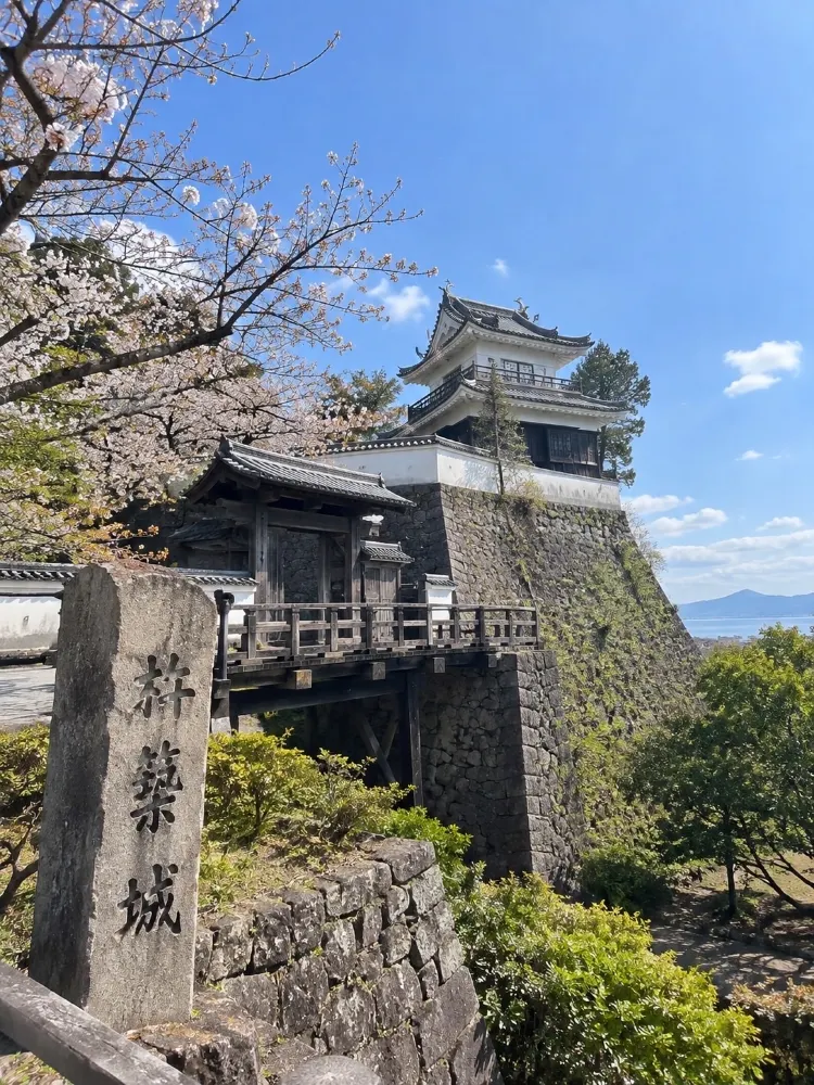 杵築城 — 大分県・日本：侍の街の風情を感じるひととき