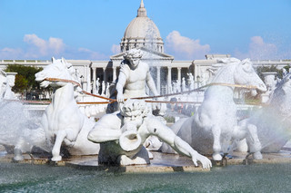 Autumn stroll | Chimei Museum outdoor park