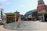Shenzhen's Walking Street and People's Park🌳