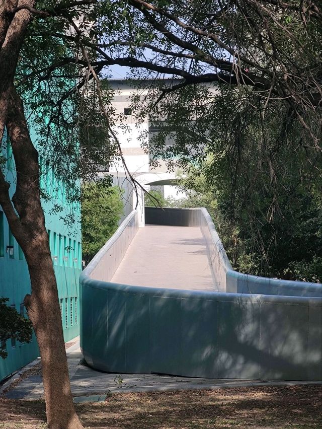 hotel by the biggest park in MTY 