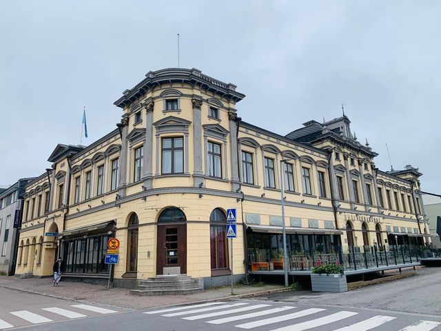 芬蘭🇫🇮景點-奧盧吉祥物胖警察 