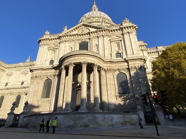 🕍 Majestic Reverie: St. Paul's Cathedral 🌆