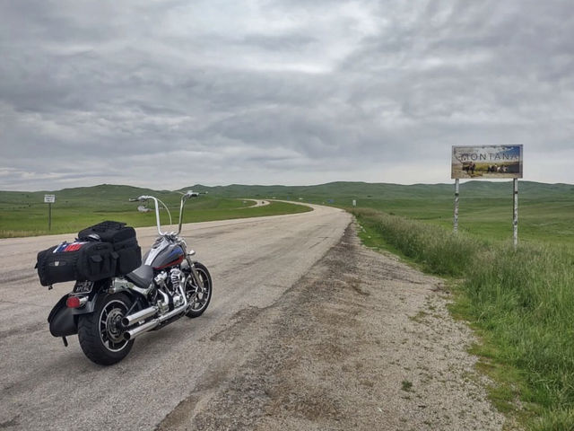Motorcylce travel through Montana 🛵