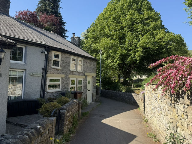 🏞️☀️ The Peak District: Your Dream Summer Escape (Without the Price Tag!)