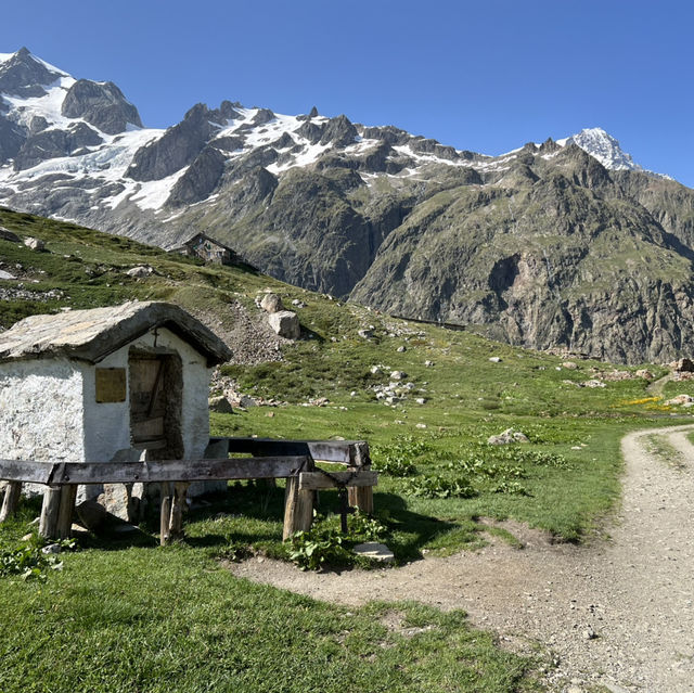 Mont-Blanc Hiking 