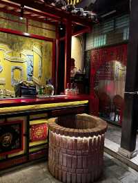 You are in restaurant, but feel like an historical museum! It’s possible in Hoi An