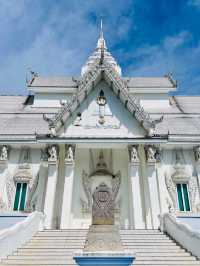 🏯 Wat Hin Thaen Lam Pachee – The Hundred-Million Glass Ship Temple
