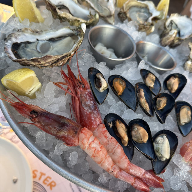 “La Spezia’s Seafood Secret: Mitili & Mitili al Mare Delivers the Catch of the Day 🍝🐚”