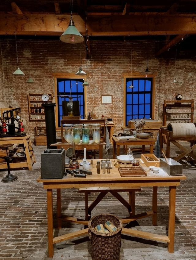 Eindhoven: Innovation, Design & the Lightbulb Legacy💡