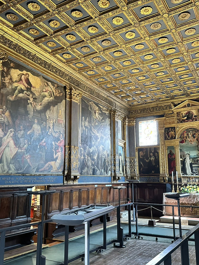 Siena’s Cathedral Quarter: A Medieval Wonderland Awaits!