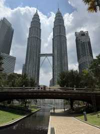 Skyscrapers, Street Food, and Culture: Discovering the Heart of Malaysia 🇲🇾 