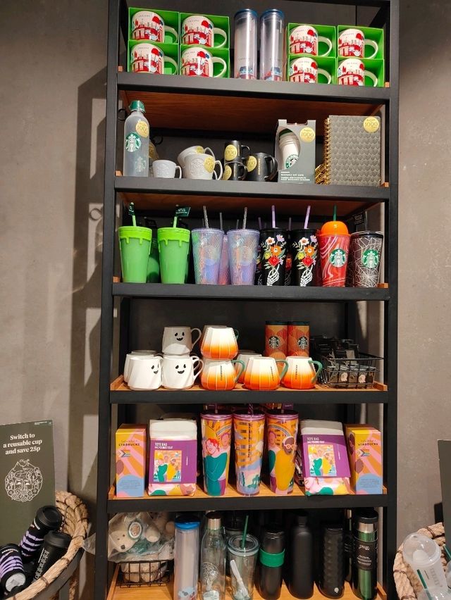 A Quiet Pause in the Heart of the City – Starbucks at Manchester Arndale A Quiet Pause in the Heart of the City – Starbucks at Manchester Arndale
