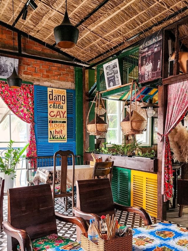 A retro Vietnamese cafe hidden inside Sunset Town A retro Vietnamese cafe hidden inside Sunset Town