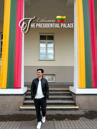 The Presidential Palace: Vilnius’ Most Photogenic Landmark 👑✨