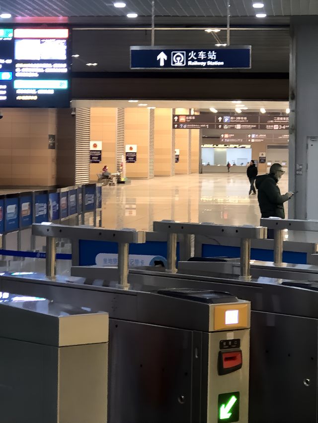 太原南站有感