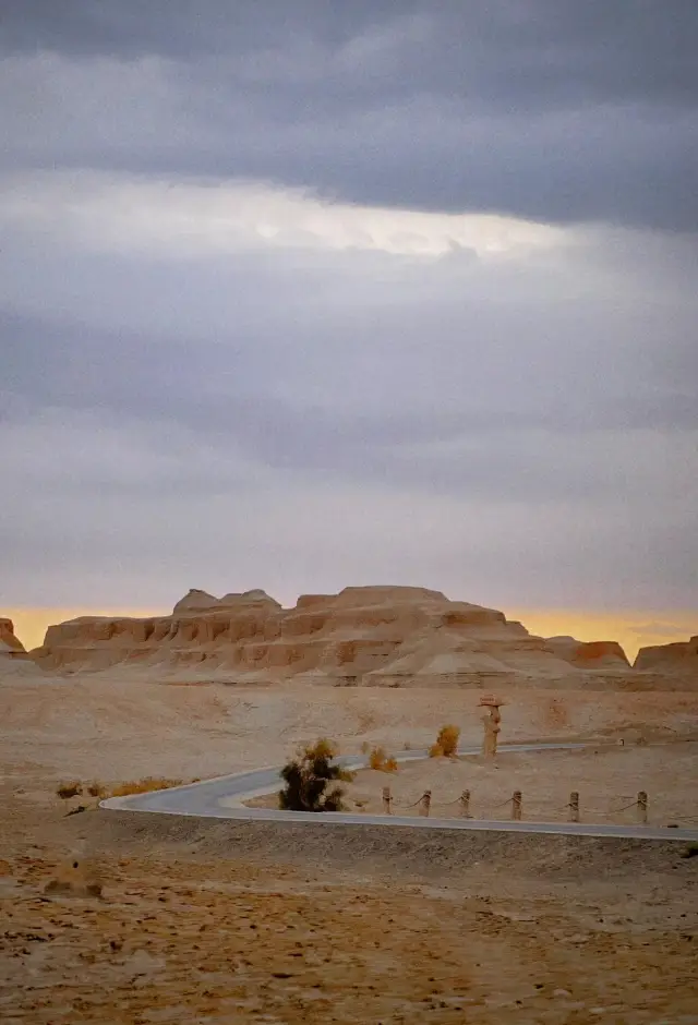 A spectacle in the desert: Exploring the Wind City of Wuerhe, a tour of the Devil's City in Xinjiang