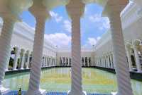 奧馬爾阿里賽義夫丁清真寺