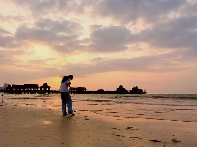 逸龍灣海上圖書館看日出