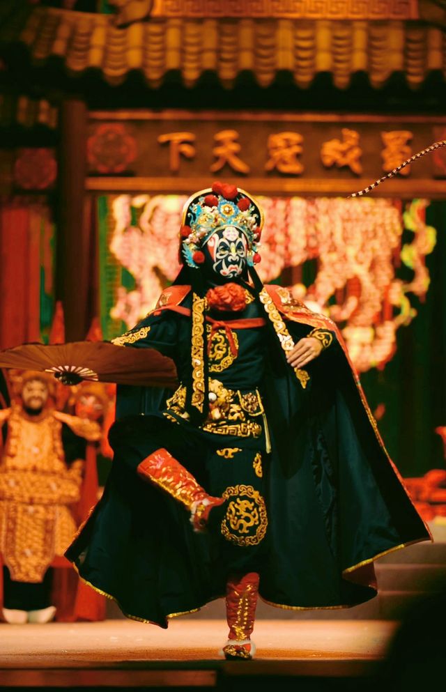 來四川成都遊玩，不看個川劇變臉等於白來