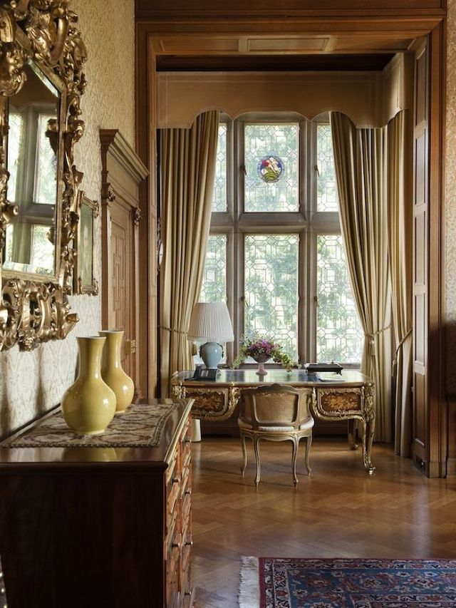 🏰✨ Enchanting Frankfurt Castle Stay: Schlosshotel Kronberg