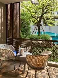 Chiang Mai's Hidden Gem: The Tiffany Blue Retreat 🏨✨