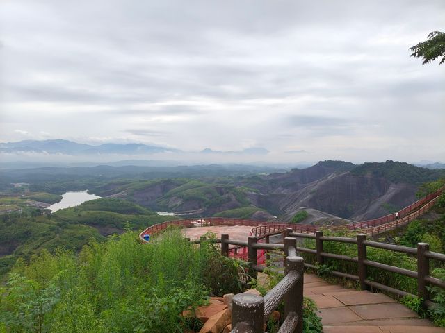 想看看美麗的高椅嶺景區嗎？