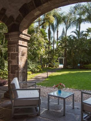 🌟 Cuernavaca's Finest: Anticavilla Hotel Guide 🌴✨
