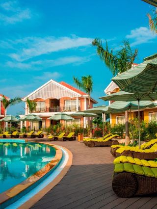 🌟 Chilika's Charm: Top Resort Pick! 🏨✨