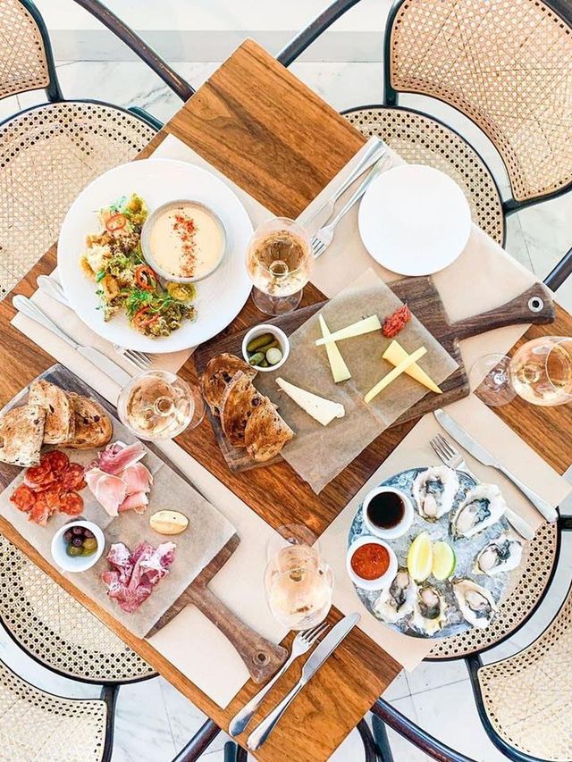 🌴✨ Miami Magic: Luxe Beachfront Bliss at EDITION 🌊🍹