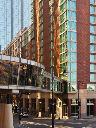 🌟 Kansas City Charms: Top Hotel Pick Near Chiefs' Action! 🏈✨