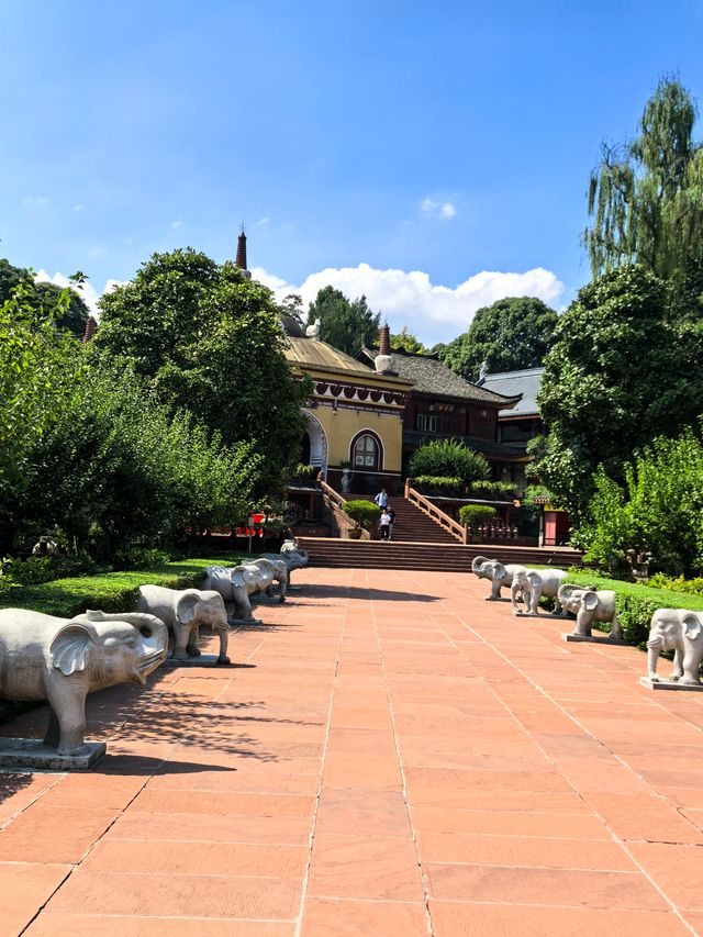 峨眉山萬年寺