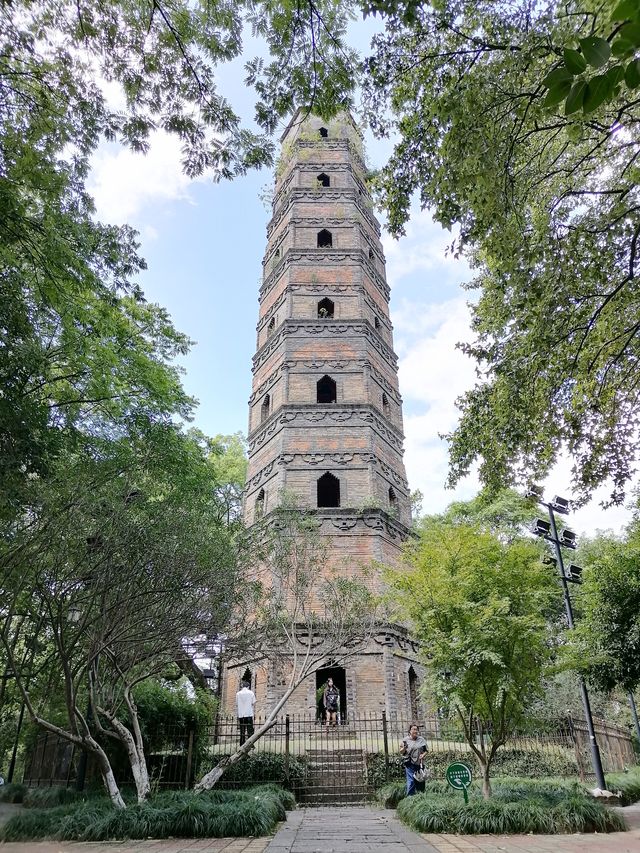 金華市浦江塔山公園丨龍德寺塔丨千年古塔。