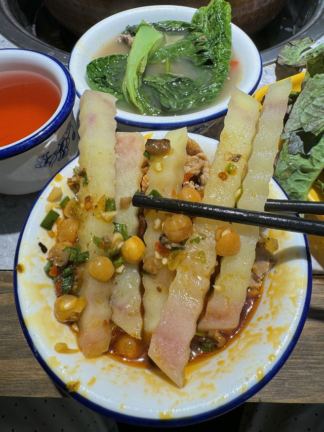 在麗江古城！記住這個位置！！空腹前往！！。