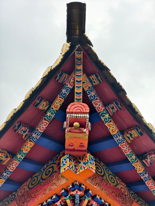 自然與人文交融之地——探訪三聖寺的自然風光和人文景觀。
