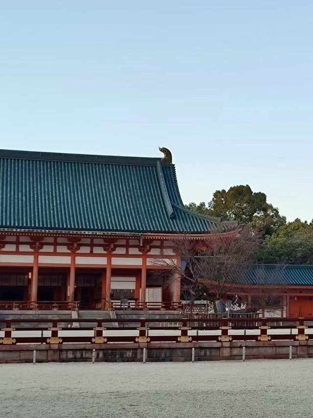 ⛩️京都平安神宮：傳統之美與寧靜的和諧交融