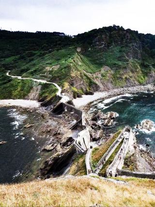 Explore Longshi Island and Return Exhausted