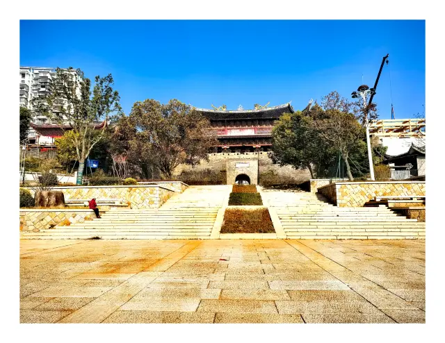 Tongxian Gate, Taibao Tower, and Hongfa Temple in Jian'ou (2)
