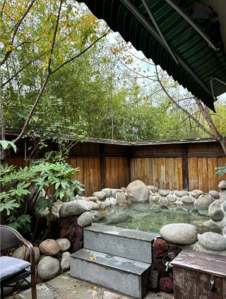 Xi'an!! Stay in a private hot spring courtyard for only RMB 200 per person!