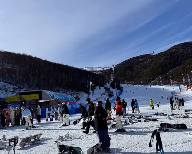 張家口雲頂滑雪場：冰雪中的夢幻之旅